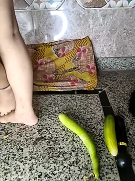 Snapshot of pihu32824 chatting on 12, 9, 2025 pihu32824 online show from 12, 9, 2025