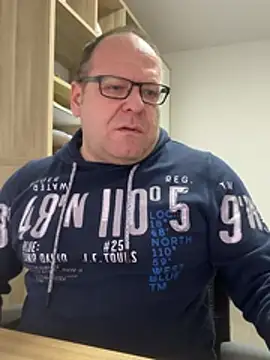 coupleLatinaLovers online show from 12, 2, 2026