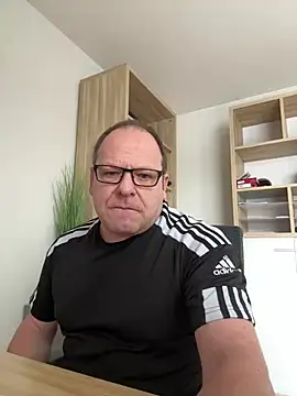 coupleLatinaLovers online show from 27, 12, 2024