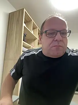 coupleLatinaLovers online show from 27, 10, 2025