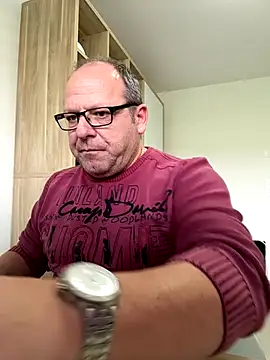 coupleLatinaLovers online show from 28, 10, 2025