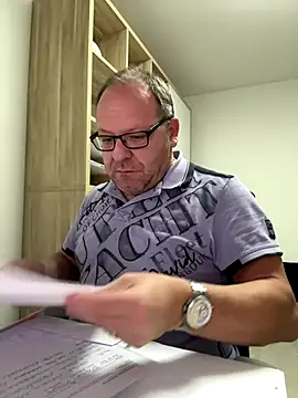 coupleLatinaLovers online show from 12, 11, 2025