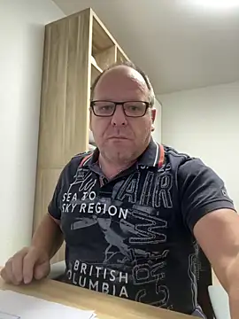 coupleLatinaLovers online show from 23, 10, 2025