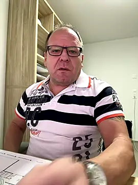 coupleLatinaLovers online show from 13, 11, 2025