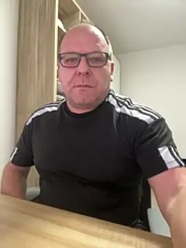 coupleLatinaLovers online show from 16, 2, 2026