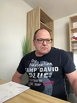 coupleLatinaLovers online show from 2, 1, 2025