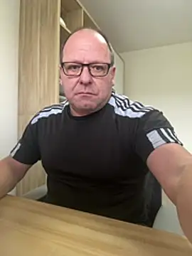 coupleLatinaLovers online show from 20, 2, 2026