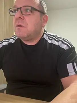 coupleLatinaLovers online show from 10, 2, 2026