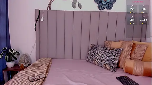 Saray M  online show from 17, 10, 2025