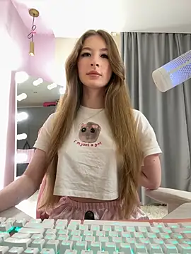 your girl next door online show from 8, 10, 2025