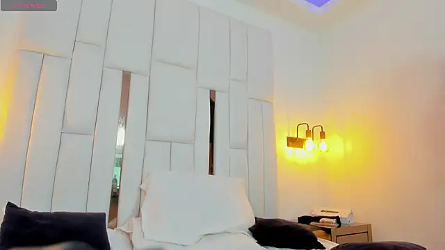 chloe zulay online show from 29, 11, 2025