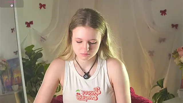 Snapshot of MaydaFoulk chatting on 27, 5, 2026 MaydaFoulk online show from 27, 5, 2026