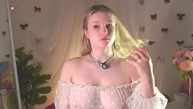 MaydaFoulk online show from 22, 4, 2026