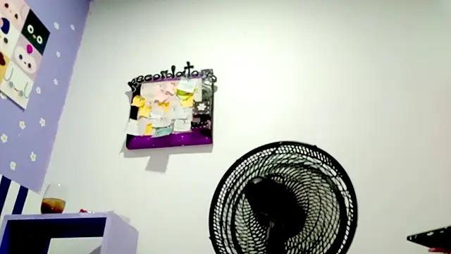 PetiteIvoryQueen19 online show from 26, 3, 2026