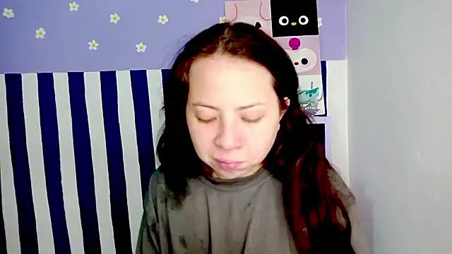 PetiteIvoryQueen19 online show from 24, 4, 2026