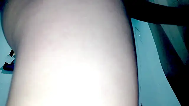 PetiteIvoryQueen19 online show from 8, 11, 2025