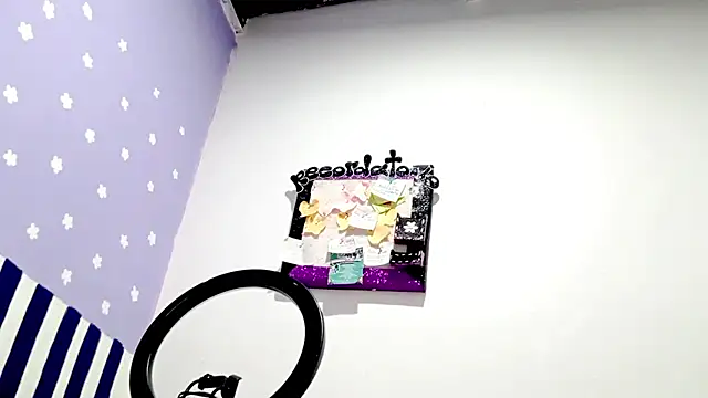 PetiteIvoryQueen19 online show from 23, 2, 2026