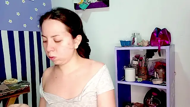 PetiteIvoryQueen19 online show from 23, 5, 2026