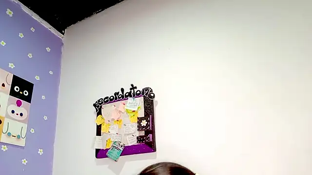 PetiteIvoryQueen19 online show from 24, 5, 2026