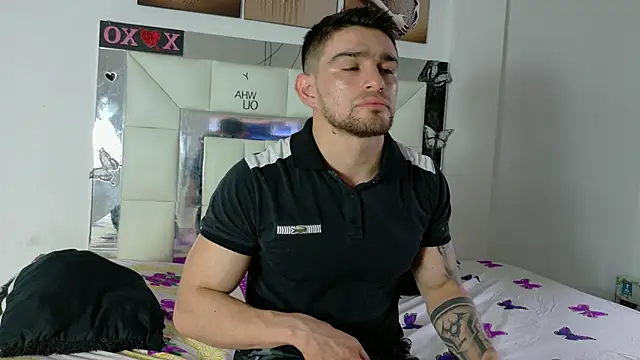 Sexy Alejandro  online show from 5, 3, 2025