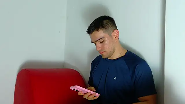 Snapshot of Sexy_Alejandro_ chatting on 14, 5, 2026 Sexy Alejandro online show from 14, 5, 2026