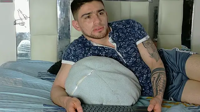 Sexy Alejandro  online show from 19, 2, 2025