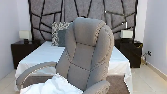 adhara cortez online show from 21, 4, 2026