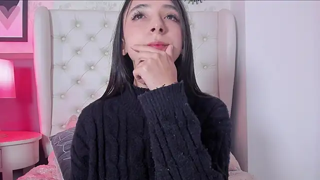Snapshot of melanie_hills chatting on 4, 3, 2025 melanie hills online show from 4, 3, 2025