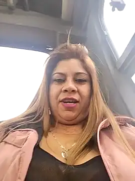 Laura-Hernandez online show from 5, 3, 2025