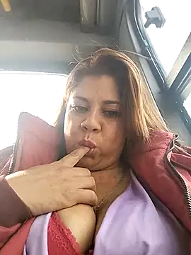 Laura-Hernandez online show from 17, 2, 2025