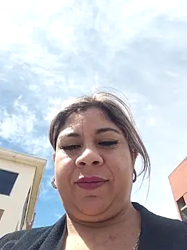 Laura-Hernandez online show from 27, 11, 2025