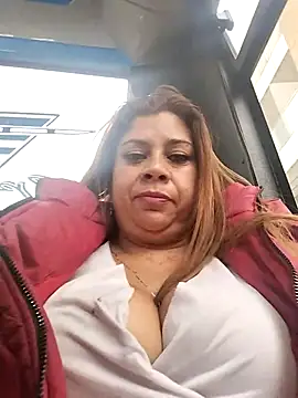 Laura-Hernandez online show from 18, 2, 2025