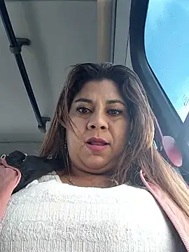 Laura-Hernandez online show from 25, 10, 2025