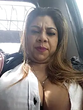 Laura-Hernandez online show from 29, 10, 2025