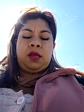 Laura-Hernandez online show from 9, 5, 2026
