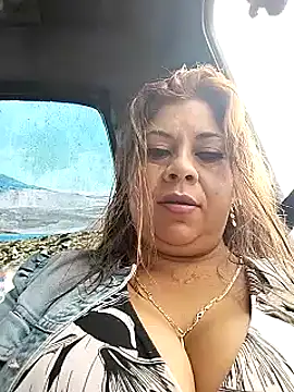 Laura-Hernandez online show from 28, 2, 2025