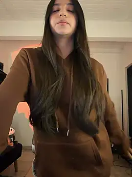 Snapshot of aly_golden_ chatting on 25, 7, 2026 aly golden online show from 25, 7, 2026