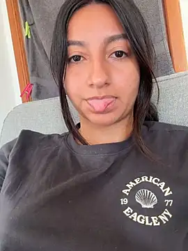 Snapshot of aly_golden_ chatting on 2, 7, 2026 aly golden online show from 2, 7, 2026