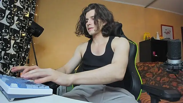 Snapshot of daddyMarty420 chatting on 11, 1, 2026 daddyMarty420 online show from 11, 1, 2026