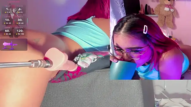 Snapshot of kira_touka chatting on 28, 11, 2025 kira touka online show from 28, 11, 2025