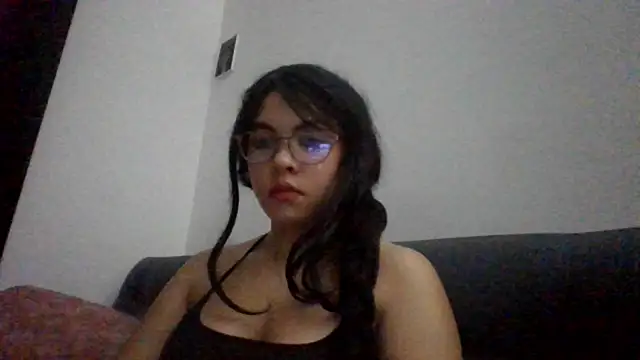 Kiri Cutee online show from 28, 1, 2025