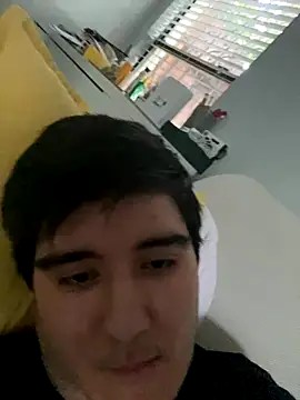 Snapshot of Yann_18 chatting on 14, 10, 2025 Yann 18 online show from 14, 10, 2025