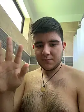 Snapshot of Yann_18 chatting on 26, 10, 2025 Yann 18 online show from 26, 10, 2025