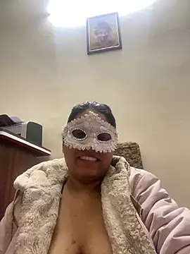 kamayanisingh24 online show from 17, 2, 2025