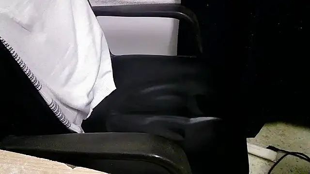 holdmycock14 online show from 1, 12, 2025