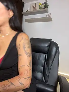 Snapshot of Valentina_cartier chatting on 11, 5, 2026 Valentina cartier online show from 11, 5, 2026