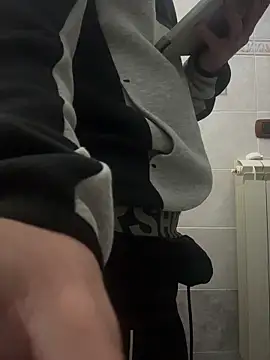 Snapshot of maiolullo chatting on 1, 12, 2025 maiolullo online show from 1, 12, 2025