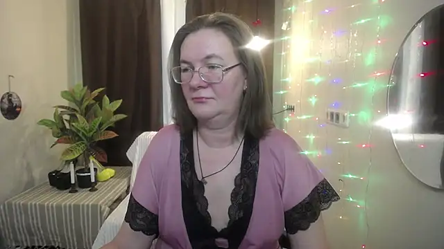 HolyMilfa online show from 1, 2, 2025