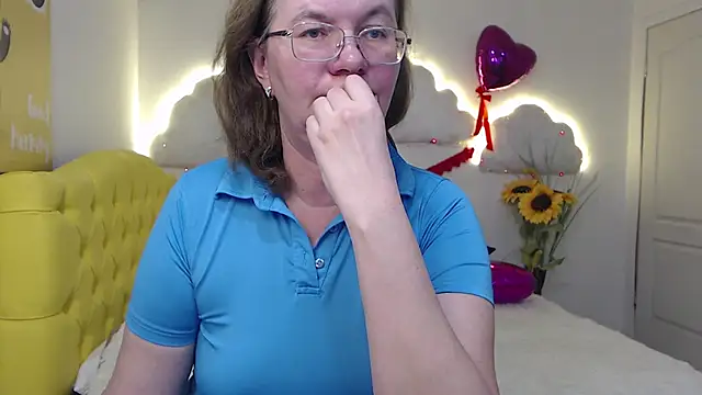 HolyMilfa online show from 7, 3, 2025