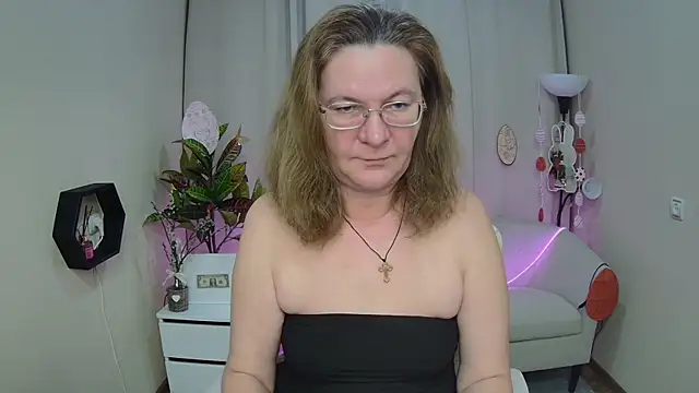 HolyMilfa online show from 7, 4, 2026